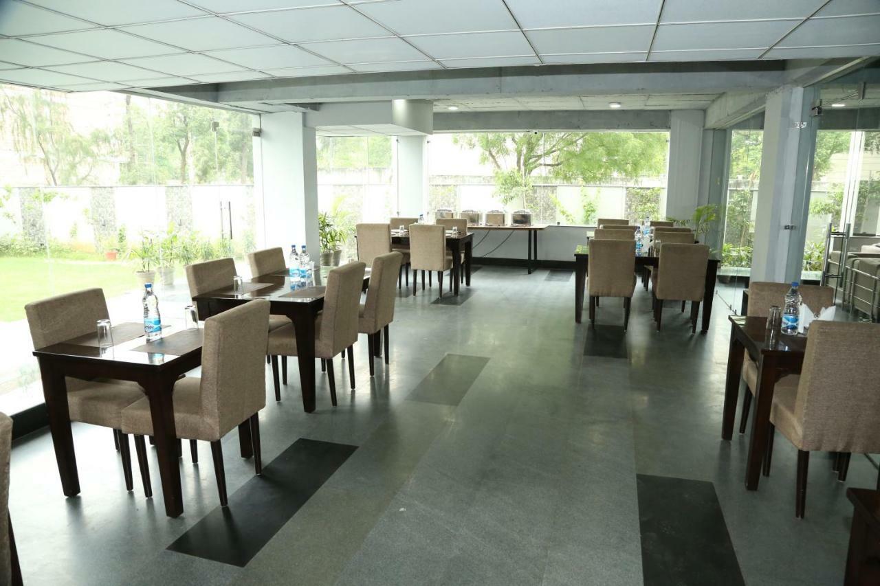 雷登斯酒店 德里 外观 照片